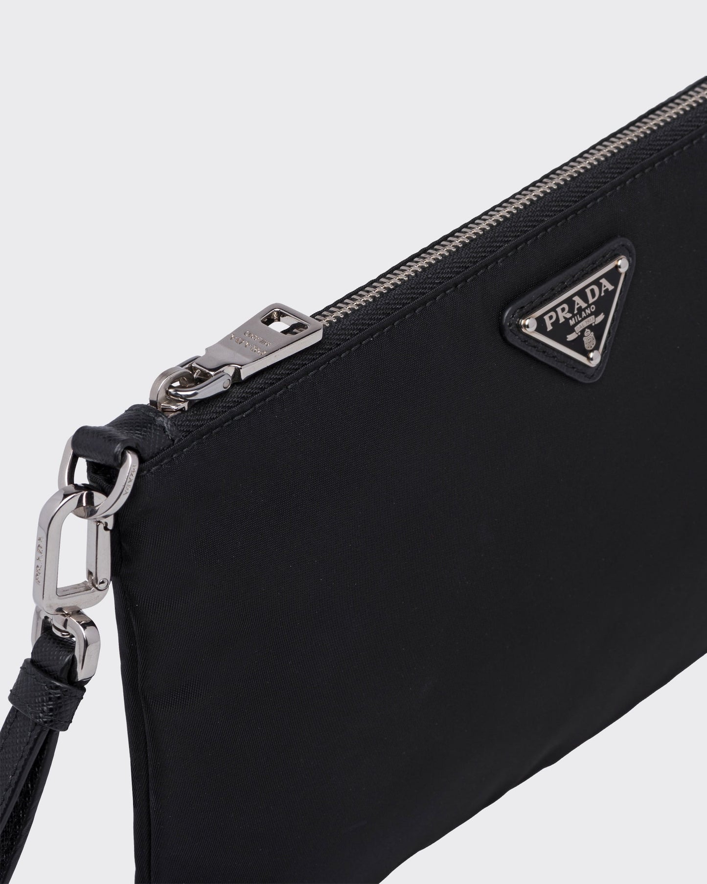 Pochette en Re-Nylon et cuir Saffiano